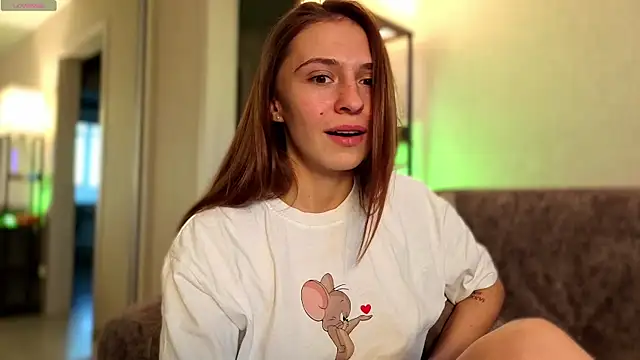 Snapshot of LovelyKatea chatting on 10.20.25 LovelyKatea online show from 10.20.25