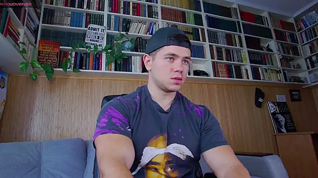 Snapshot of Arilas_ chatting on 09.27.25 Arilas online show from 09.27.25