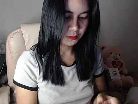 TransPetite1 online show from 11.29.25