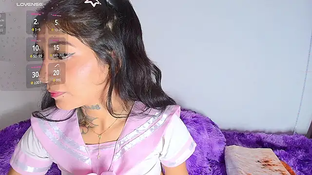 Snapshot of arianauwu chatting on 03.17.26 arianauwu online show from 03.17.26