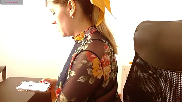 Snapshot of thamarajane chatting on 03.05.25 thamarajane online show from 03.05.25