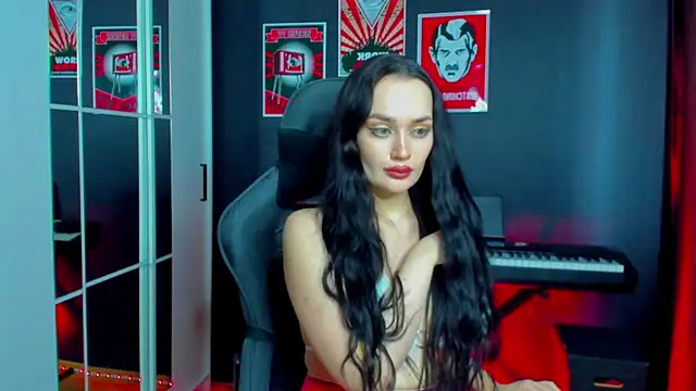 QueenAliss online show from 02.25.25