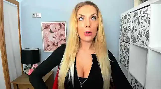 AulloraHoney online show from 12.18.24