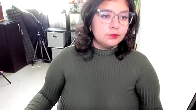 aika-dreams online show from 11.14.25