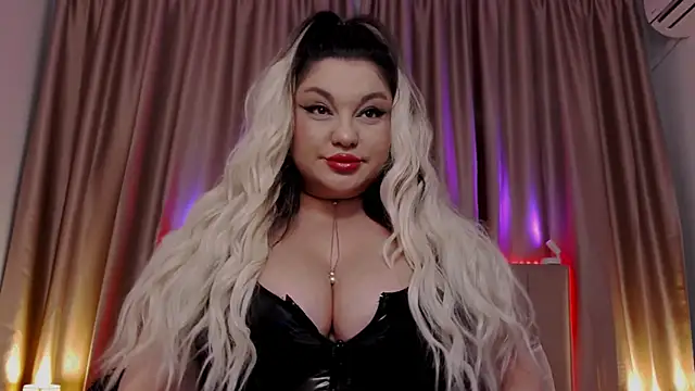 Larissa K online show from 10.26.25