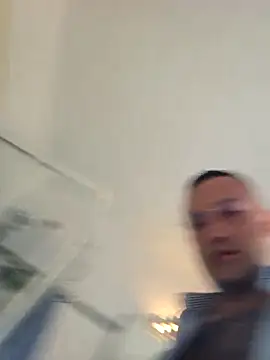 Snapshot of enricso chatting on 04.19.26 enricso online show from 04.19.26