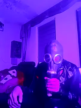 Snapshot of Crystalbitchx chatting on 12.21.24 Crystalbitchx online show from 12.21.24