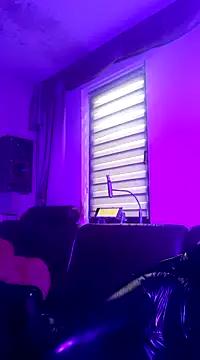 Snapshot of Crystalbitchx chatting on 01.26.25 Crystalbitchx online show from 01.26.25