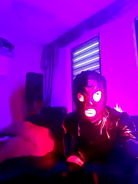 Snapshot of Crystalbitchx chatting on 02.08.25 Crystalbitchx online show from 02.08.25