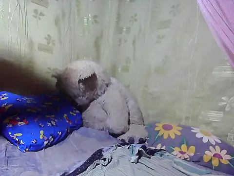 Snapshot of Alora-shine chatting on 02.03.25 Alora-shine online show from 02.03.25