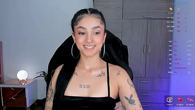 Lizzie corner v online show from 02.02.26