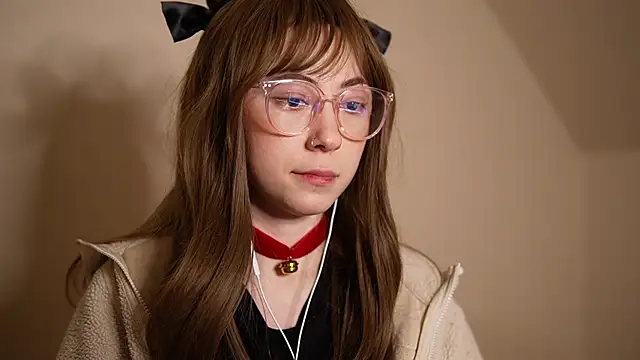 Snapshot of chibi_moon_ chatting on 12.10.24 chibi moon online show from 12.10.24