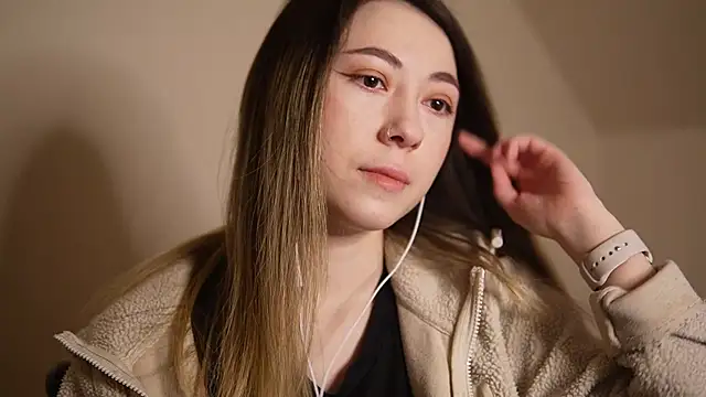 Snapshot of chibi_moon_ chatting on 12.11.24 chibi moon online show from 12.11.24