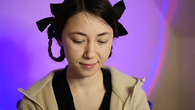 Snapshot of chibi_moon_ chatting on 12.23.24 chibi moon online show from 12.23.24