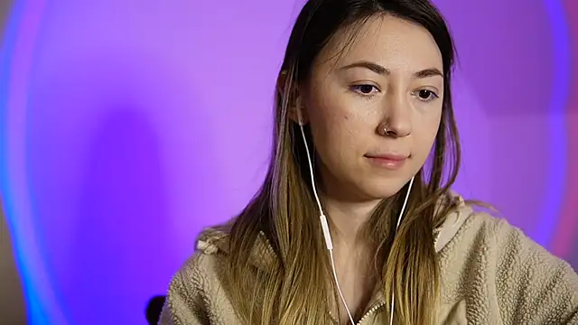 Snapshot of chibi_moon_ chatting on 01.11.25 chibi moon online show from 01.11.25