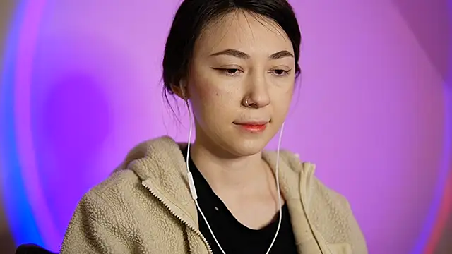 Snapshot of chibi_moon_ chatting on 01.15.25 chibi moon online show from 01.15.25