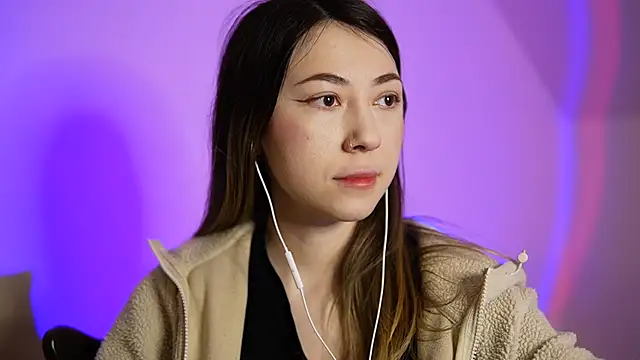 Snapshot of chibi_moon_ chatting on 01.18.25 chibi moon online show from 01.18.25