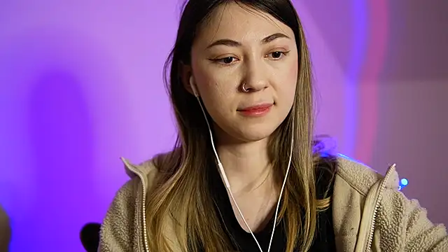 Snapshot of chibi_moon_ chatting on 01.18.25 chibi moon online show from 01.18.25