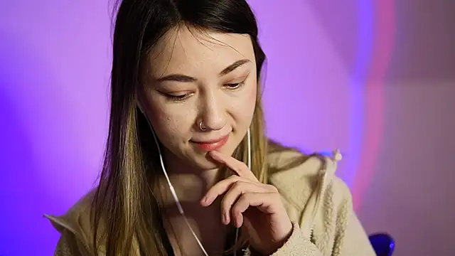 Snapshot of chibi_moon_ chatting on 01.18.25 chibi moon online show from 01.18.25