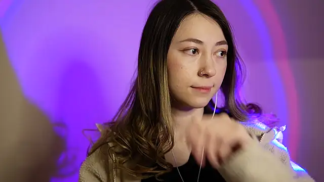 Snapshot of chibi_moon_ chatting on 02.13.25 chibi moon online show from 02.13.25