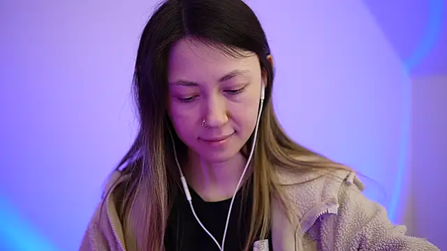 Snapshot of chibi_moon_ chatting on 03.14.25 chibi moon online show from 03.14.25