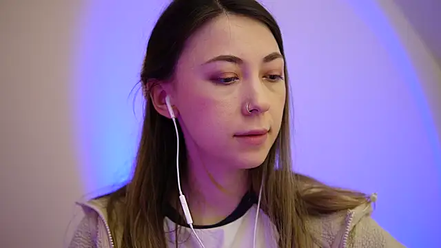 Snapshot of chibi_moon_ chatting on 03.23.25 chibi moon online show from 03.23.25