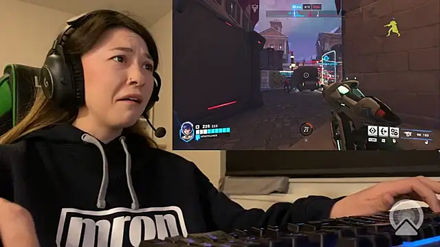 chibi moon  online show from 04.05.26