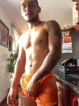 Snapshot of dvg2402 chatting on 12.04.24 dvg2402 online show from 12.04.24