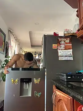 Snapshot of dvg2402 chatting on 12.05.24 dvg2402 online show from 12.05.24