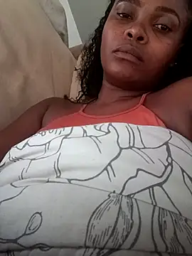 Snapshot of SweetAppleCandyxx chatting on 03.02.25 SweetAppleCandyxx online show from 03.02.25