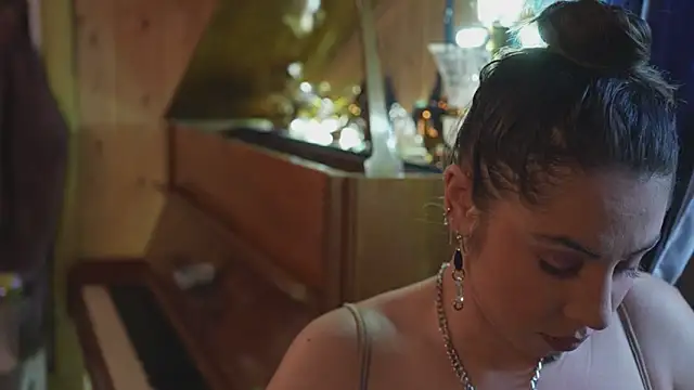 VanessaDoyle online show from 10.27.25