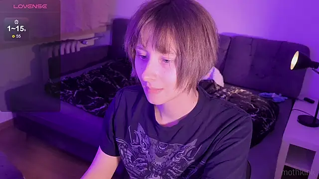 Snapshot of mothkink chatting on 12.19.25 mothkink online show from 12.19.25