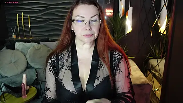 MrsIngrid online show from 10.07.25