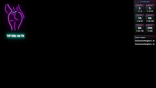 Snapshot of cloe_25 chatting on 11.04.25 cloe 25 online show from 11.04.25