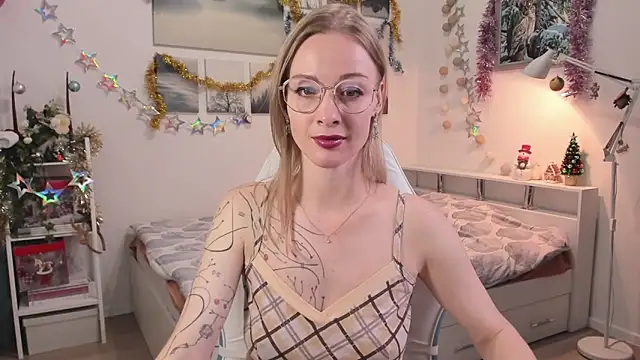 Snapshot of MissRightX chatting on 12.03.25 MissRightX online show from 12.03.25