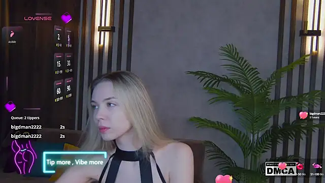 Holl1Would online show from 02.13.25