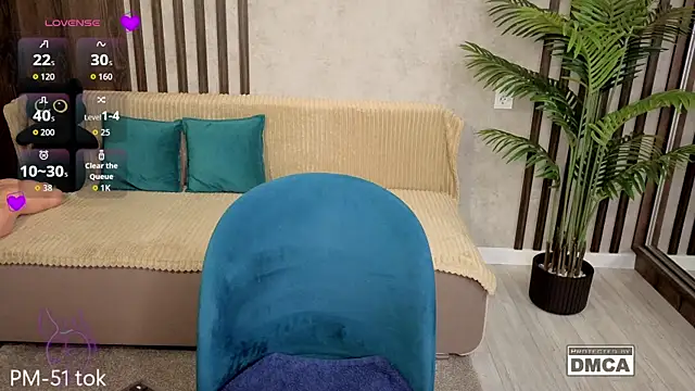 Holl1Would online show from 05.13.26