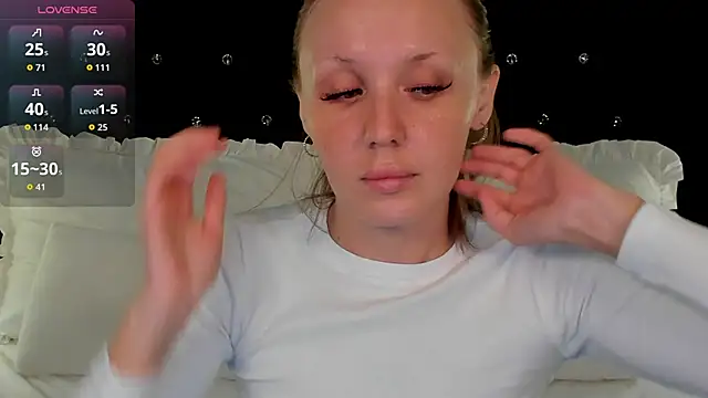 Snapshot of LianaFord chatting on 05.29.26 LianaFord online show from 05.29.26