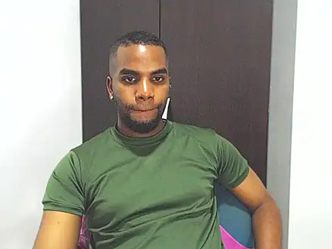Snapshot of Rene_hotman chatting on 02.03.25 Rene hotman online show from 02.03.25