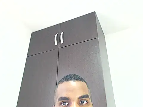 Snapshot of Rene_hotman chatting on 02.25.25 Rene hotman online show from 02.25.25