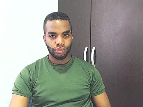 Snapshot of Rene_hotman chatting on 03.05.25 Rene hotman online show from 03.05.25