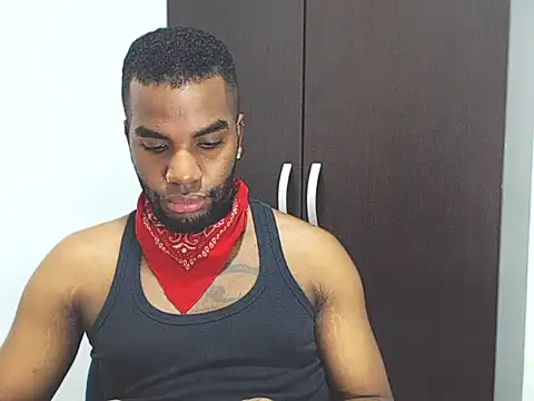Snapshot of Rene_hotman chatting on 03.17.25 Rene hotman online show from 03.17.25