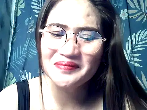 Snapshot of Amazing_Angel22 chatting on 12.05.25 Amazing Angel22 online show from 12.05.25