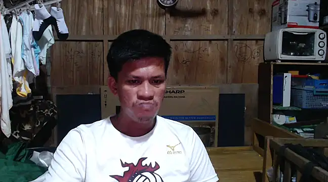 Snapshot of SweetasianHugoxxx chatting on 01.04.25 SweetasianHugoxxx online show from 01.04.25