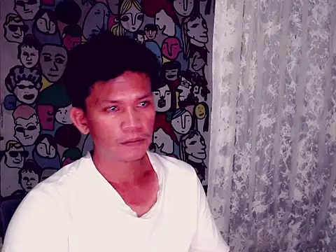 Snapshot of SweetasianHugoxxx chatting on 03.14.25 SweetasianHugoxxx online show from 03.14.25