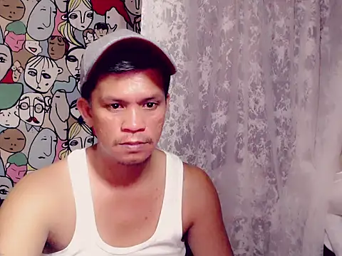 Snapshot of SweetasianHugoxxx chatting on 03.19.25 SweetasianHugoxxx online show from 03.19.25