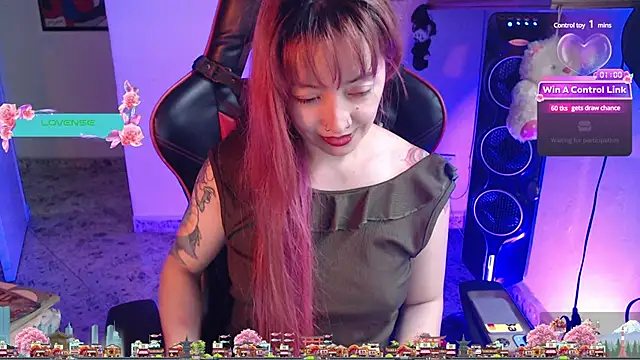 Snapshot of pink-2022 chatting on 12.17.24 pink-2022 online show from 12.17.24