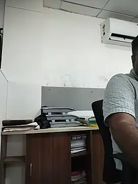 Snapshot of Desi_Londa_143 chatting on 05.30.26 Desi Londa 143 online show from 05.30.26