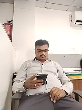 Snapshot of Desi_Londa_143 chatting on 06.05.26 Desi Londa 143 online show from 06.05.26