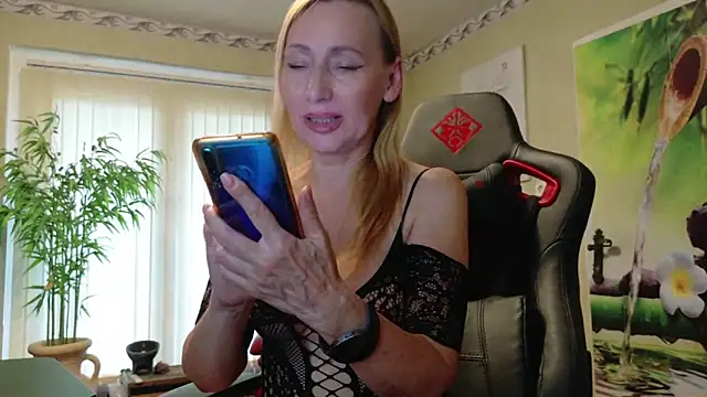Snapshot of HotLana69 chatting on 05.11.26 HotLana69 online show from 05.11.26